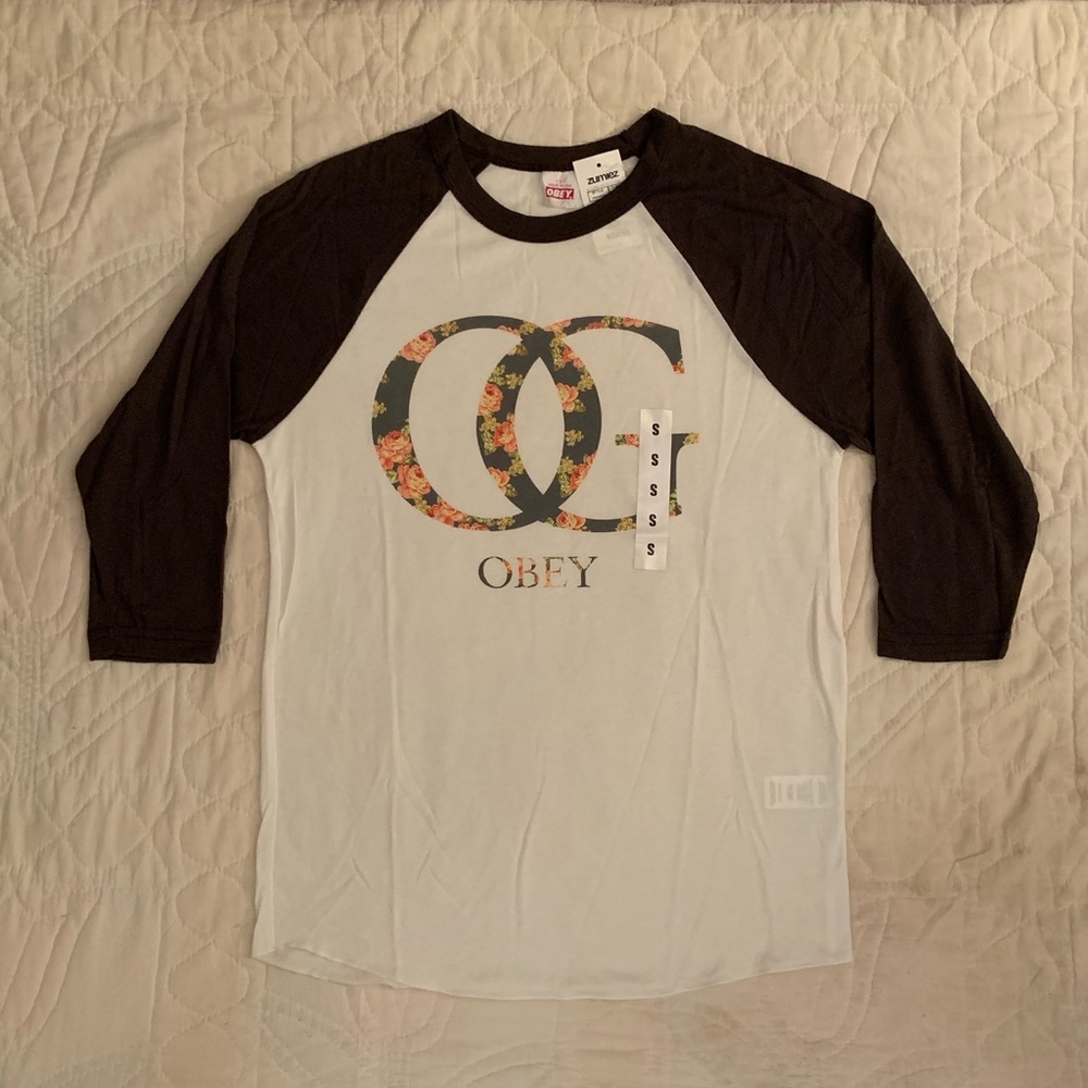 NWT  Obey baseball style t-shirt, Small